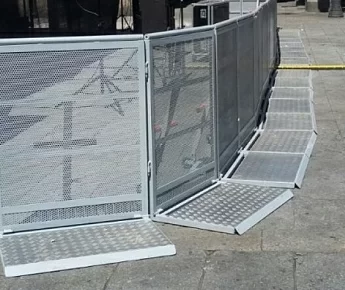 Anti-avalanche fences