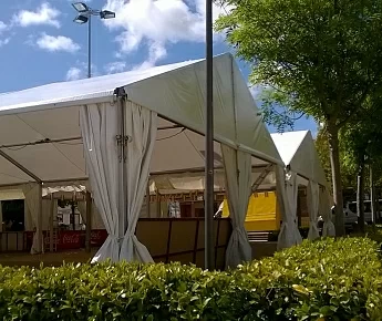 Carpa doble pórtico