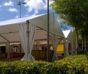 Carpa doble pórtico